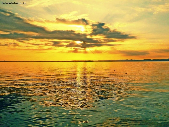 Tramonto sul lago