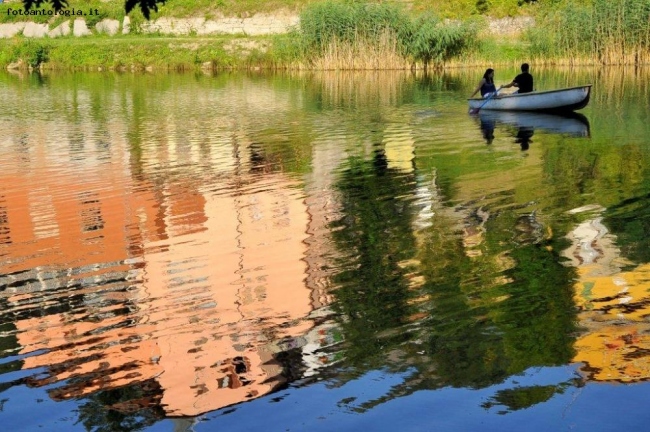 in barca tra i riflessi