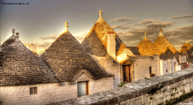 Il Sole Bacia...I Trulli...