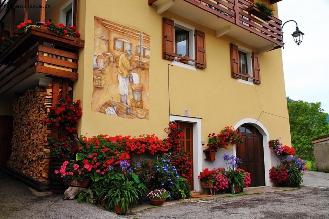 Guardia il paese dipinto