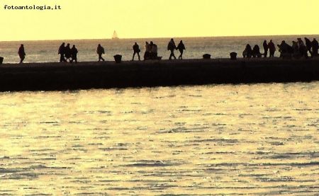 passeggiata in controluce