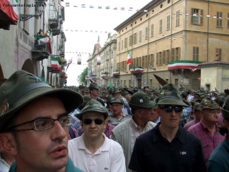 SFILATA DI PENNE NERE