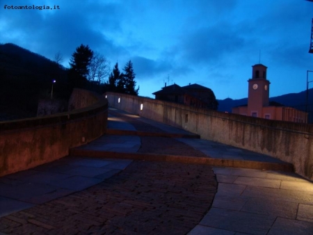 Luci sul ponte romano