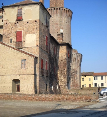 Castello di Sartirana: vista lato sud