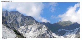 Foto Precedente: Per i vicoli di Colonnata - Sua Maest Le Apuane