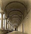 Foto Precedente: Interno del chiostro 