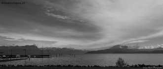 Vista sul Lago di Garda in bianco e nero