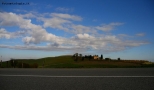 Prossima Foto: oltre la strada...