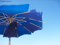 Foto Precedente: ombrellone blu