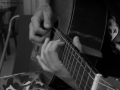 Prossima Foto: chitarra in bianco e nero
